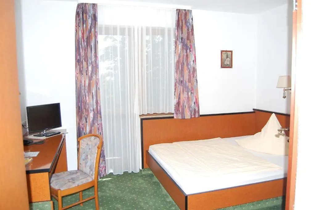 Hotel Zum Nussbaum Dresden 3*,  Germany